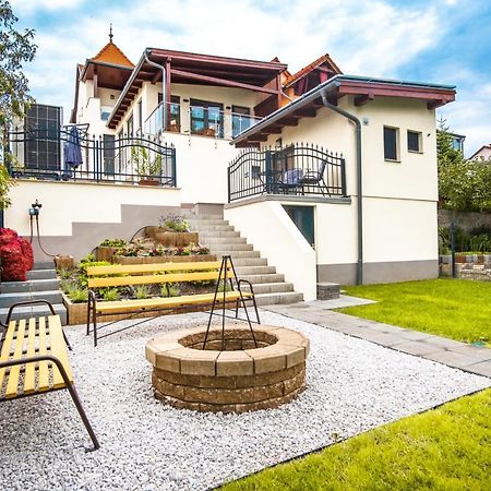 Kiss-Henezi Guest House Keszthely Ngoại thất bức ảnh