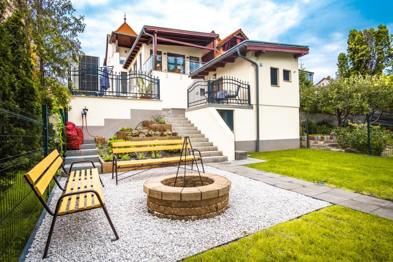 Kiss-Henezi Guest House Keszthely Ngoại thất bức ảnh