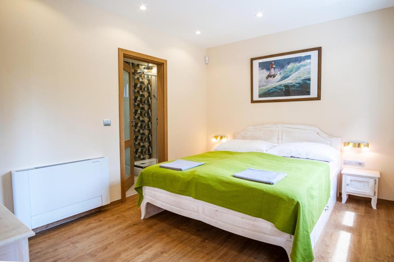 Kiss-Henezi Guest House Keszthely Ngoại thất bức ảnh