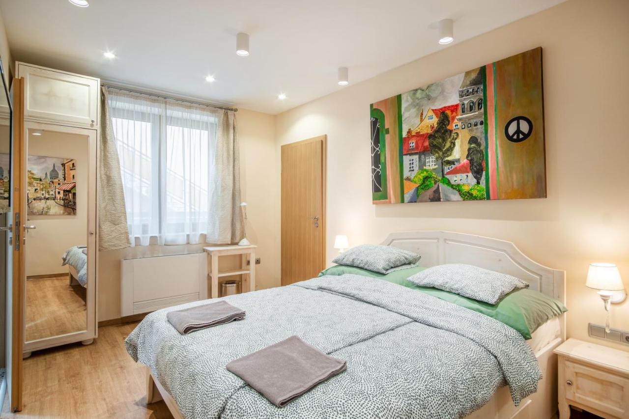 Kiss-Henezi Guest House Keszthely Ngoại thất bức ảnh