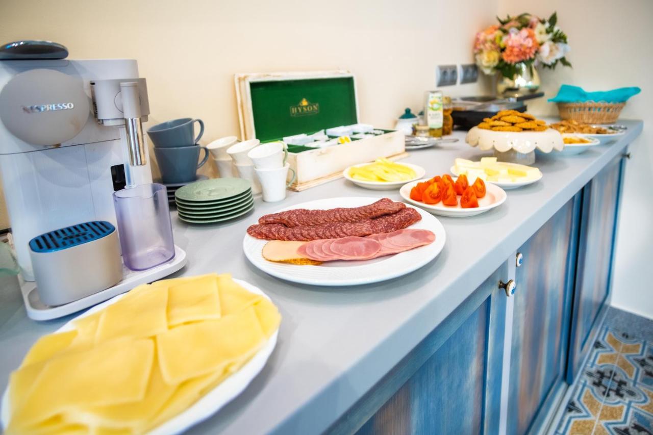Kiss-Henezi Guest House Keszthely Ngoại thất bức ảnh