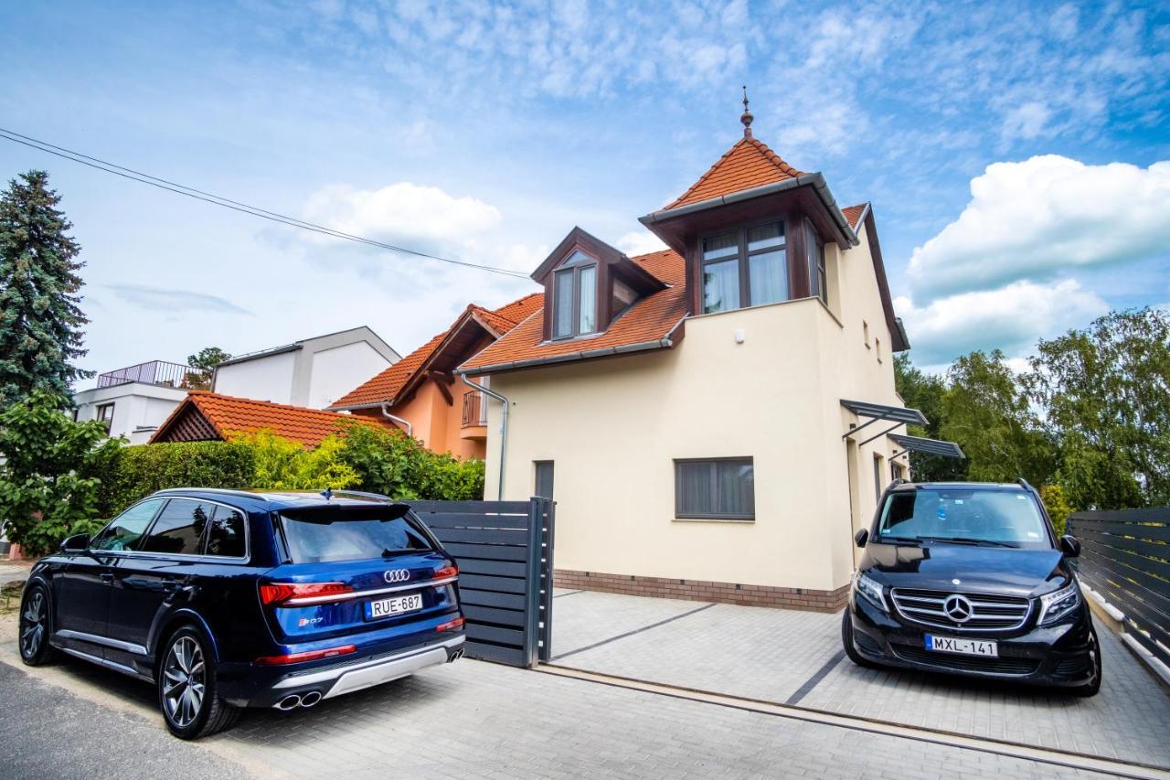 Kiss-Henezi Guest House Keszthely Ngoại thất bức ảnh