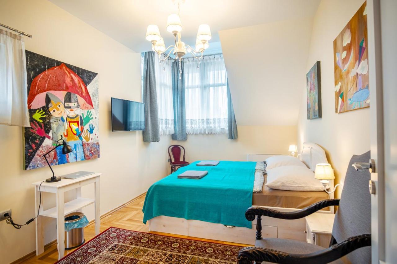 Kiss-Henezi Guest House Keszthely Ngoại thất bức ảnh
