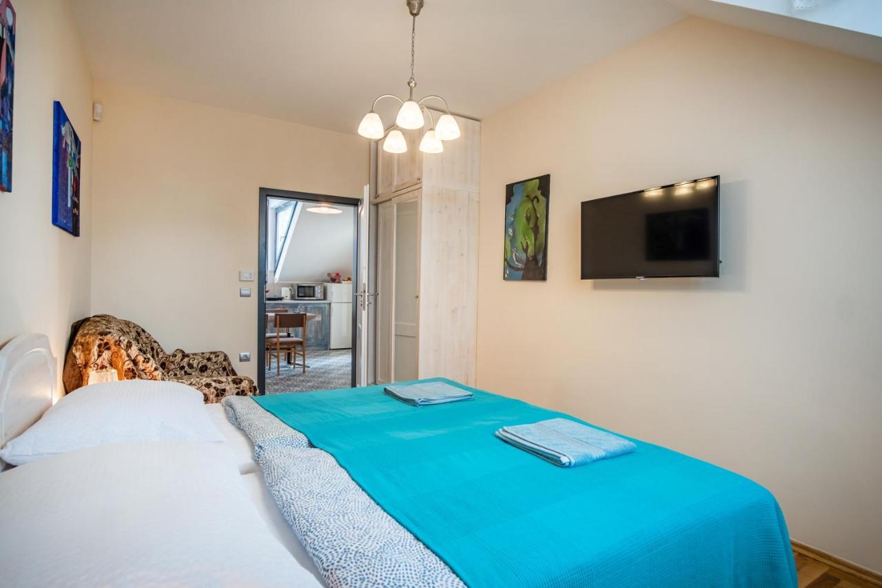 Kiss-Henezi Guest House Keszthely Ngoại thất bức ảnh